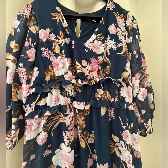 Luxology Floral Dress Women’s size large - gently used. - Picture 8 of 8